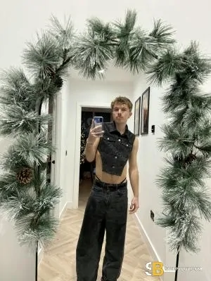 Gay Escort Riley 21yr - always safe sex