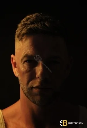Gay Escort Billy 33yr - gangbang