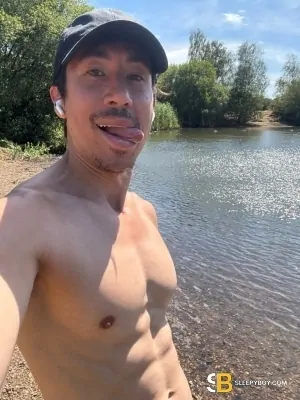 Gay Escort Alex 33yr - exhibitionist