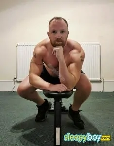 male escort Dalmarnock Muscxlbrit