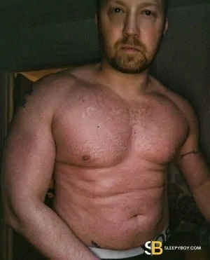 Gay Escort David 46yr - cum on face
