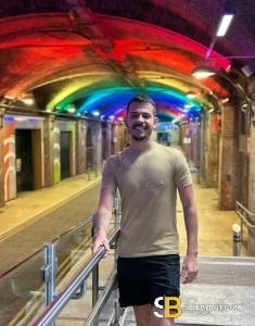 male escort Leeds Vitor Xxl