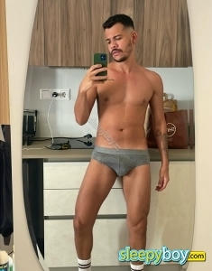 male escort Southampton Vitor Xxl