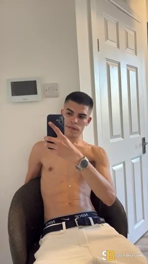 Bisexual Escort Pedro 22yr - licking