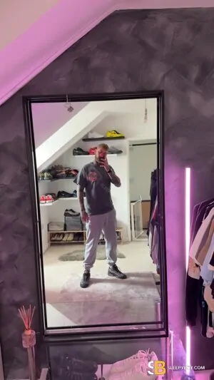 Bisexual Escort Kieran 30yr - blowjob