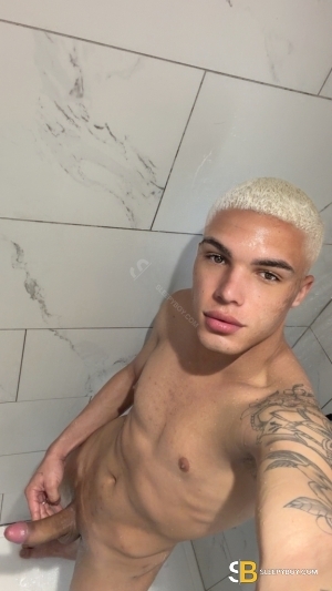 Bisexual Escort Erick 21yr - sucking