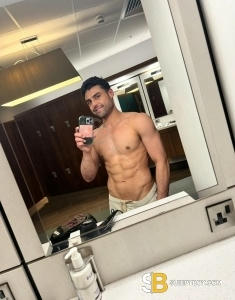 male escort London Maykom