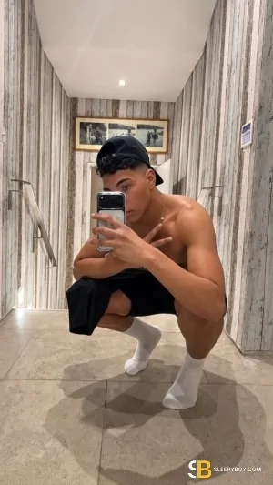 Gay Escort Mateus 21yr - gangbang