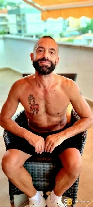 Gay Escort Mathew 55yr - trios