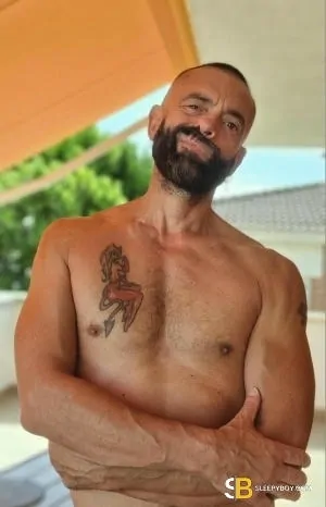 Gay Escort Mathew 55yr - gangbang