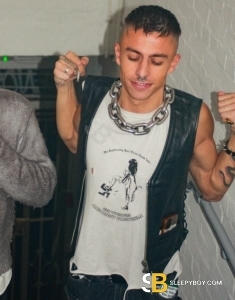 male rent boy London Ty