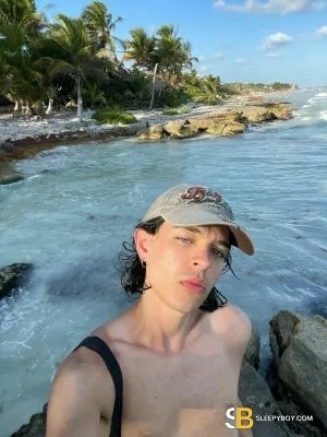 Gay Escort Noa 24yr - always safe sex