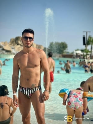 Gay Escort Max 31yr - nipple play