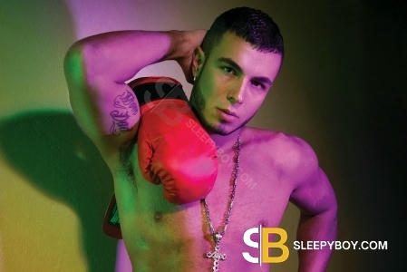 Gay Escort Max 31yr - shaving