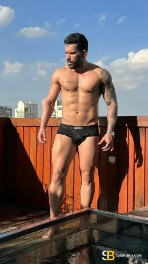 Bisexual Escort Jose Alefy 27yr - licking