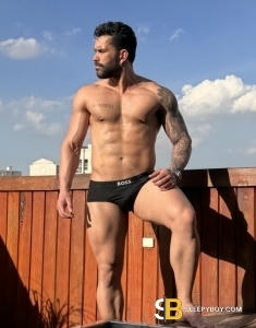 male rent boy London Pacote Magella