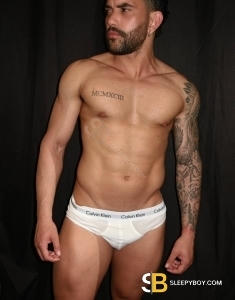 male rent boy London Pacote Magella