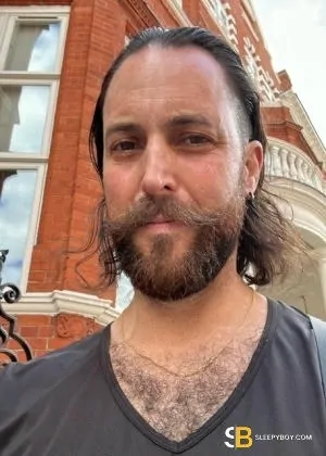Gay Escort Gareth 45yr - gangbang