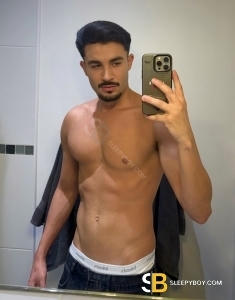 male escort London Logan Xxl