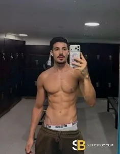 male escort London Evandro Latino Xl