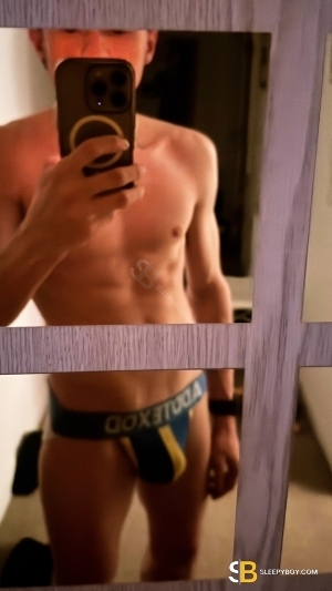 Gay Escort D 27yr - blowjob