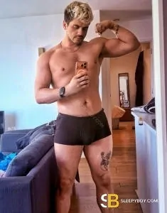 male escort Manchester Tommy Xl