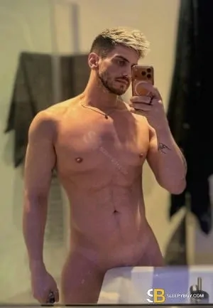 Bisexual Escort Tommy Xl 32yr - double penetration