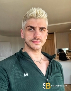 male escort Manchester Tommy Xl