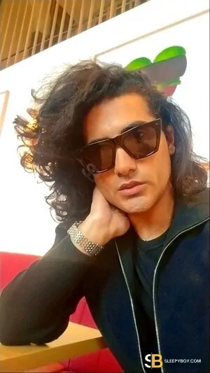 Gay Escort Carlos 30yr - trios