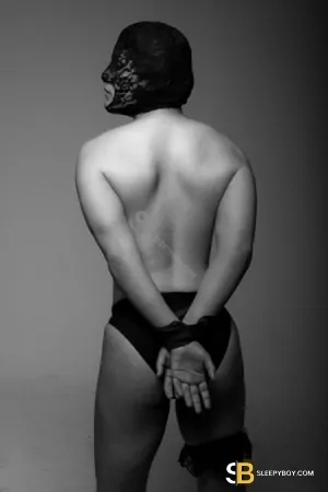 Gay Escort Carlos 30yr - foot worship