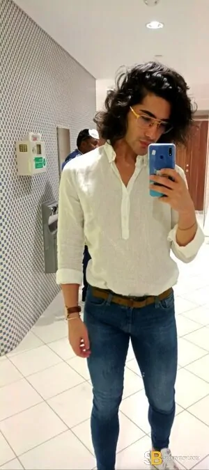 Gay Escort Carlos 30yr - blowjob