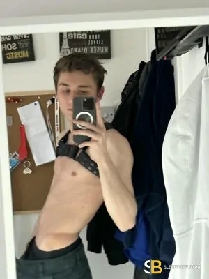 Bisexual Escort Ace 20yr - licking