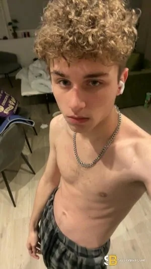 Bisexual Escort Ace 20yr - gangbang