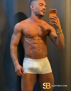 male escort Chelsea Vini