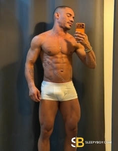 male escort Chelsea Vini