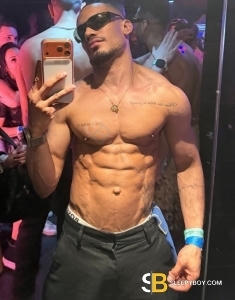 male escort London Vini