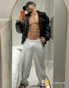 male escort London Vini