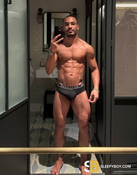 male escort London Vini