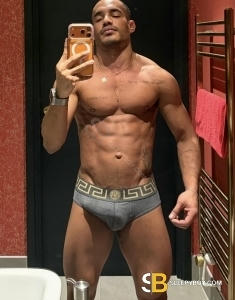 male escort Chelsea Vini