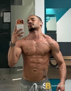 male escort London Vini