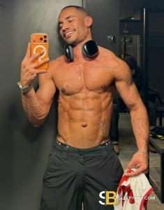 male escort Chelsea Gustavo