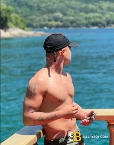 male rent boy London Ricardo