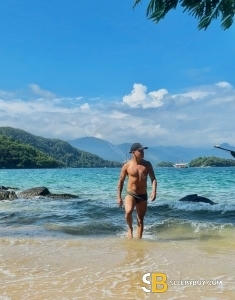 male rent boy Birmingham Ricardo