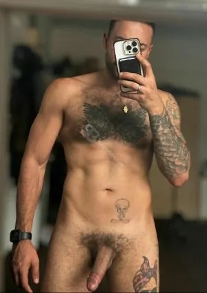 Gay Escort Tony 33yr - licking