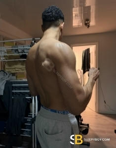 male escort Bayswater Draco