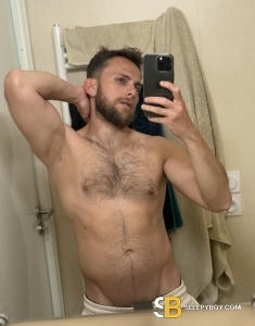 male escort Bellingham Lyatif