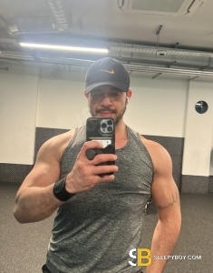 male rent boy Chelsea Thomas