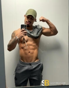 male escort Birmingham Carlos Brazilian🇧🇷