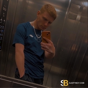 Gay Escort Ryan 25yr - licking