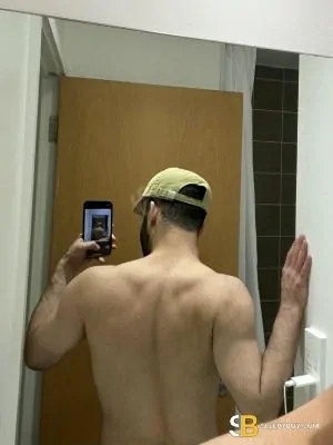 Gay Escort Mixi 24yr - licking